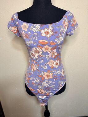 Lush Floral Bodysuit Women’s Size Medium Boho Short Sleeve Open Back Scoop Neck
